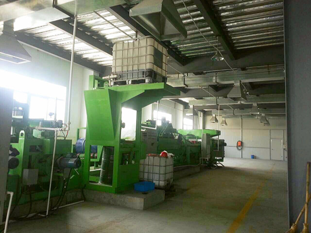 全自動(dòng)洗桶機(jī)（3、側(cè)面）